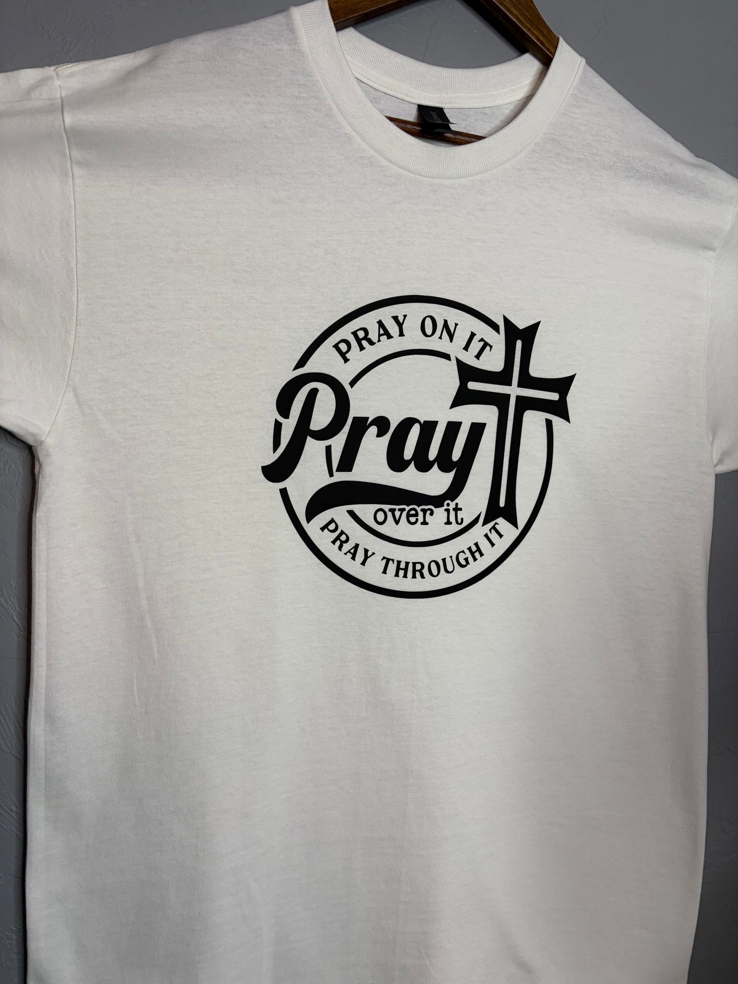 Pray -T-shirt